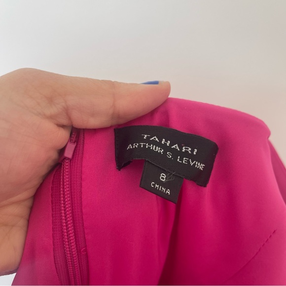 Tahari Arthur S. Levine Fuchsia Satin Sheath Dress with Bow Women's Size 8 - Picture 6 of 9